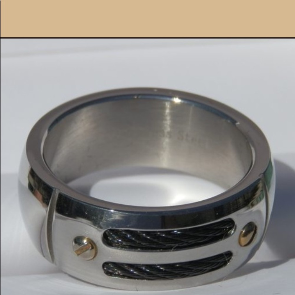 New Men’s Stainless Steel Ring W/cable center SZ10